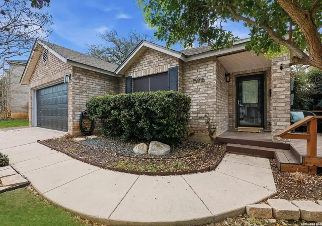 Photo 2 of Sale Pending at 15918 Kenna Mist, San Antonio, TX 78247 | MLS# 1947431 | Listing updated on 2026-04-04