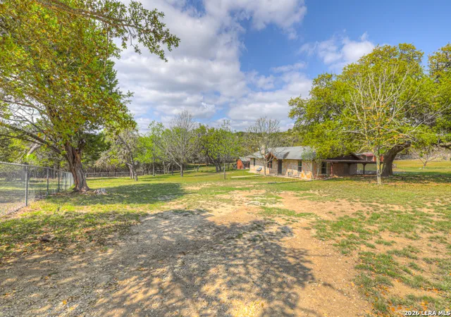 4th image of 109 Saddle Wood Trl, Comfort, TX 78013 | MLS# 1947439