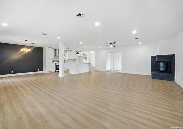 Photo 3 of Single family home for sale at 101 Twinleaf, Castle Hills, TX 78213 | MLS# 1947460 | Listing updated on 2026-04-24