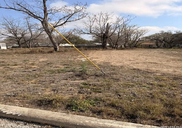 Photo 3 of Sale Pending at 408 Harl, Pleasanton, TX 78064 | MLS# 1947467 | Listing updated on 2026-09-09