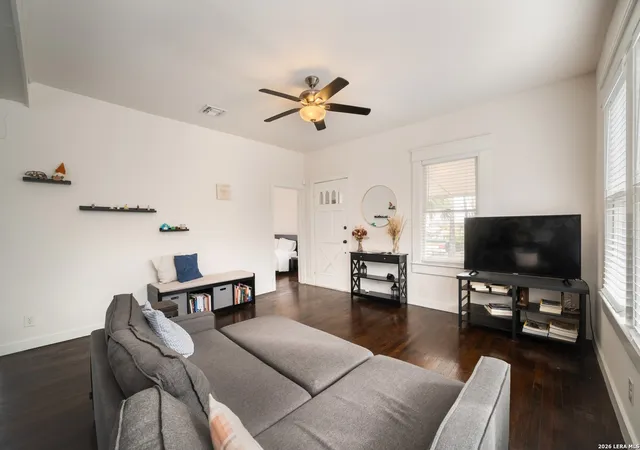 4th image of 901 W Woodlawn, San Antonio, TX 78201 | MLS# 1947494