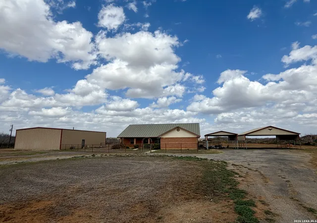 4th image of 1550 County Road 300, Jourdanton, TX 78026 | MLS# 1947542