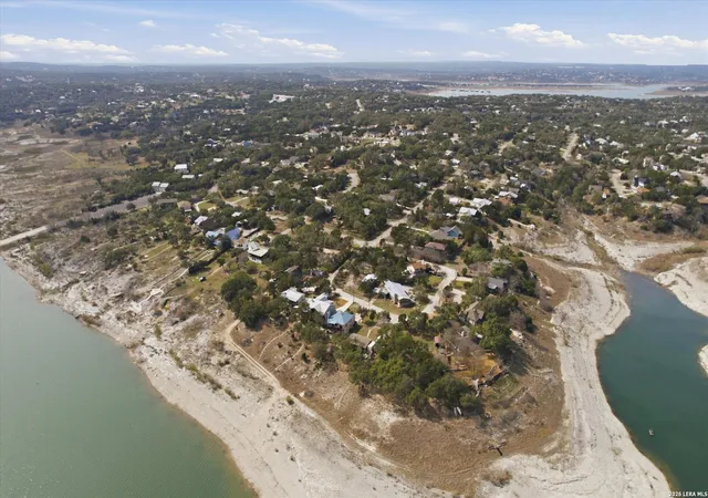 Photo 4 of Single family home for sale at 570 Rimrock Pass, Canyon Lake, TX 78133 | MLS# 1947552 | Listing updated on 2026-05-01