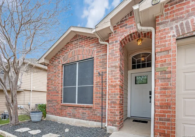 Photo 3 of Sale Pending at 717 Fountain Gate, Cibolo, TX 78108 | MLS# 1947570 | Listing updated on 2026-04-25