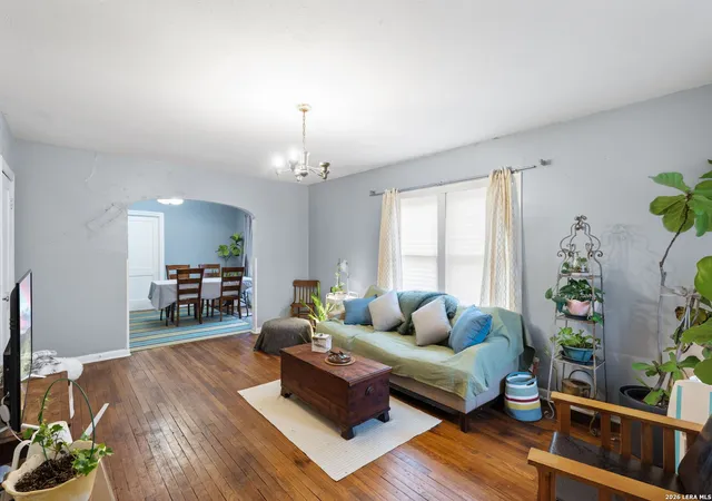Photo 3 of Single family home for sale at 625 Hammond, San Antonio, TX 78210 | MLS# 1947574 | Listing updated on 2026-05-17