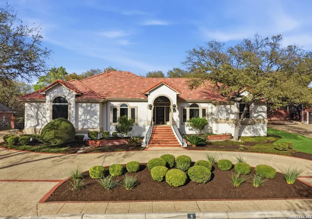 Photo 2 of Sale Pending at 6 Inwood Ter, San Antonio, TX 78248 | MLS# 1947592 | Listing updated on 2026-03-24