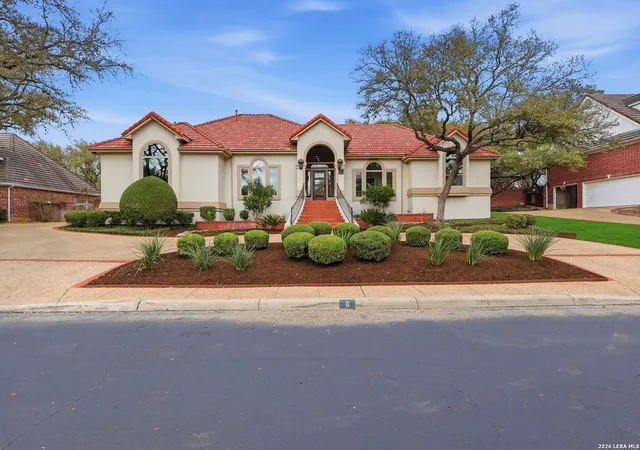 Photo 3 of Sale Pending at 6 Inwood Ter, San Antonio, TX 78248 | MLS# 1947592 | Listing updated on 2026-03-24