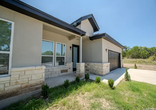 3rd image of 109 W Eli Chandler, Blanco, TX 78606 | MLS# 1947614
