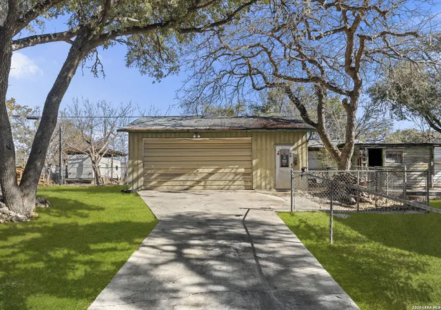 3rd image of 397 Ridgeview, Canyon Lake, TX 78133 | MLS# 1947645