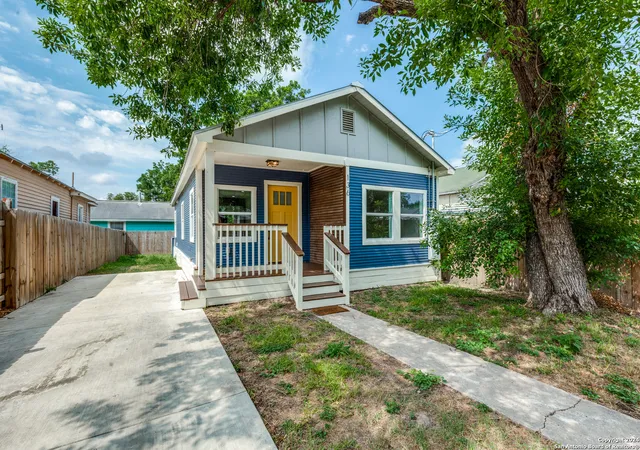 2nd image of 136 W Lambert St, San Antonio, TX 78204 | MLS# 1947649