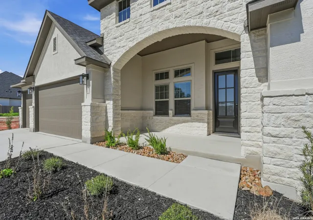 Photo 3 of Sale Pending at 513 Corwin Springs, Cibolo, TX 78108 | MLS# 1947656 | Listing updated on 2026-04-13