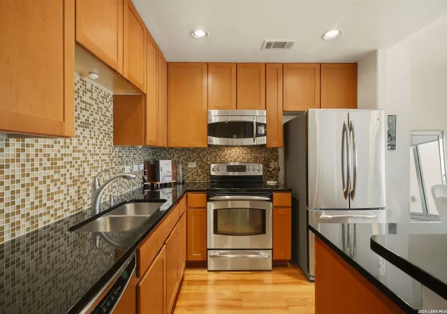 Photo 3 of Single family home for sale at 215 Center St Unit #804 #804, San Antonio, TX 78202 | MLS# 1947657 | Listing updated on 2026-03-21