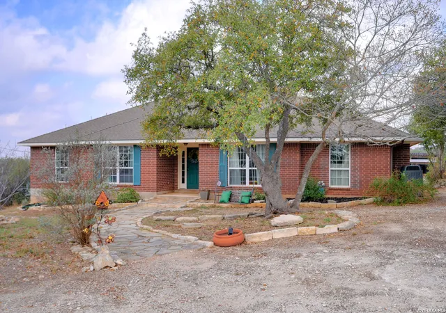 2nd image of 108 Twin Sisters Driive, Spring Branch, TX 78070 | MLS# 1947661