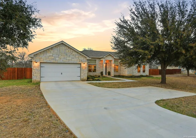 3rd image of 109 W Short Meadow, Lytle, TX 78052 | MLS# 1947733