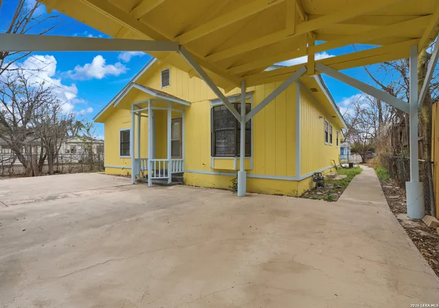 Photo 1 of Single family home for sale at 1721 Brunswick Blvd, San Antonio, TX 78211 | MLS# 1947759 | Listing updated on 2026-08-29