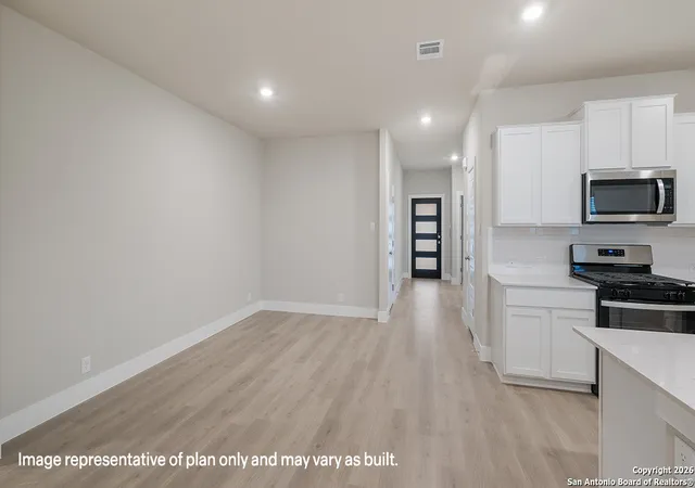 Photo 4 of Single family home for sale at 20940 Stonework Spur, San Antonio, TX 78266 | MLS# 1947795 | Listing updated on 2026-05-18