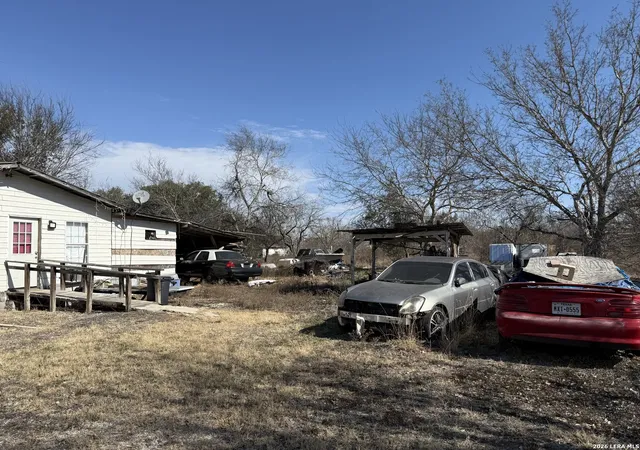 2nd image of 110 County Road 4637, Hondo, TX 78861 | MLS# 1947884