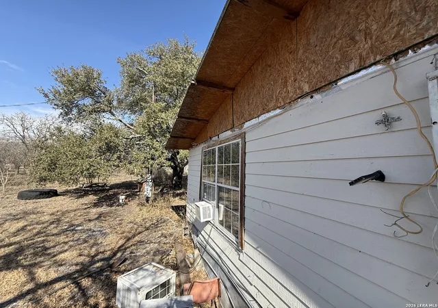 4th image of 110 County Road 4637, Hondo, TX 78861 | MLS# 1947884