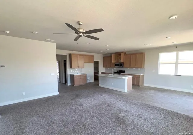 Photo 2 of Sale Pending at 7164 Walkers Loop, San Antonio, TX 78233 | MLS# 1947890 | Listing updated on 2026-08-10