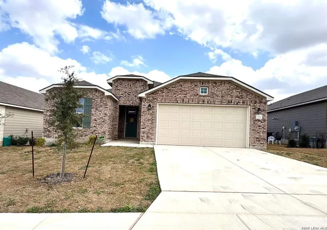 Photo 1 of Sale Pending at 7164 Walkers Loop, San Antonio, TX 78233 | MLS# 1947890 | Listing updated on 2026-08-10