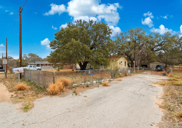 2nd image of 7682 Dixon, Somerset, TX 78069 | MLS# 1947904