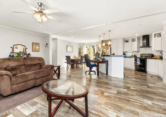Photo 3 of Single family home for sale at 429 Buck Run, Canyon Lake, TX 78133 | MLS# 1947917 | Listing updated on 2026-08-21
