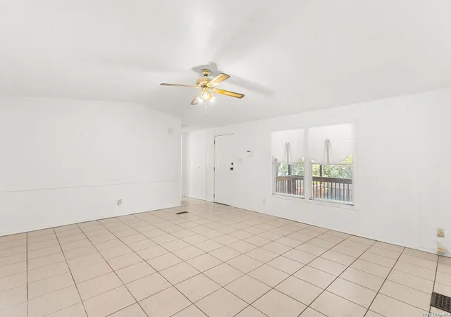 Photo 3 of Manufactured home for sale at 222 Buckhorn, Canyon Lake, TX 78133 | MLS# 1947948 | Listing updated on 2026-03-22