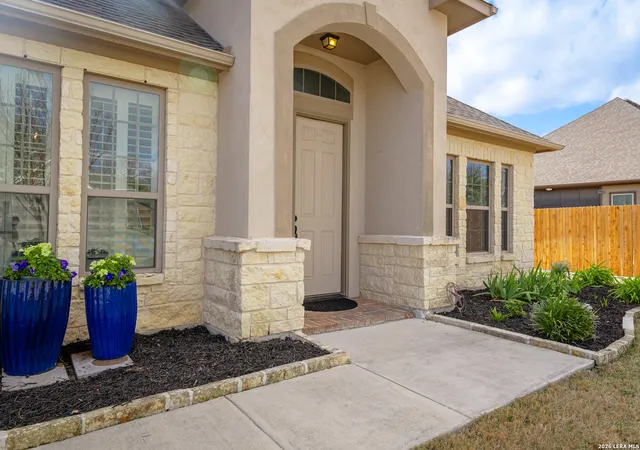 Photo 4 of Sale Pending at 1008 Water Oak, Schertz, TX 78154 | MLS# 1947974 | Listing updated on 2026-05-08