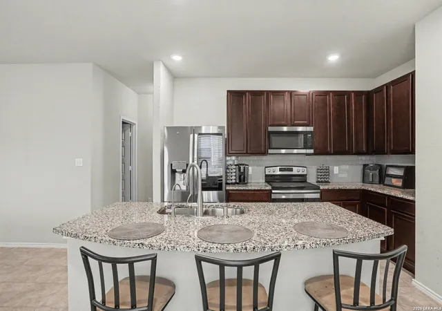 Photo 1 of Single family home for sale at 125 Saddle Breeze, Cibolo, TX 78108 | MLS# 1948015 | Listing updated on 2026-09-02
