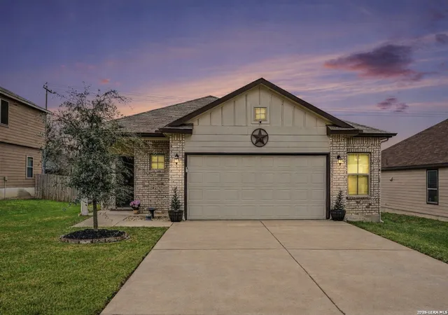 Photo 3 of Single family home for sale at 125 Saddle Breeze, Cibolo, TX 78108 | MLS# 1948015 | Listing updated on 2026-09-02