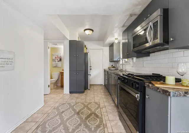Photo 4 of Sale Pending at 623 Northtrail, San Antonio, TX 78216 | MLS# 1948033 | Listing updated on 2026-03-25