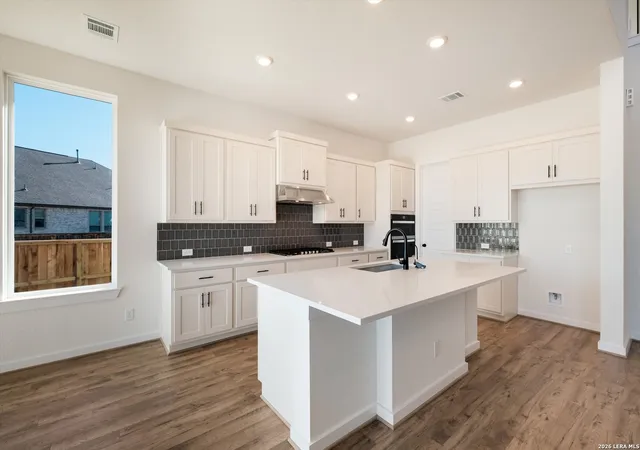 Photo 4 of Sale Pending at 613 Foxbrook Way, Cibolo, TX 78108 | MLS# 1948055 | Listing updated on 2026-03-27