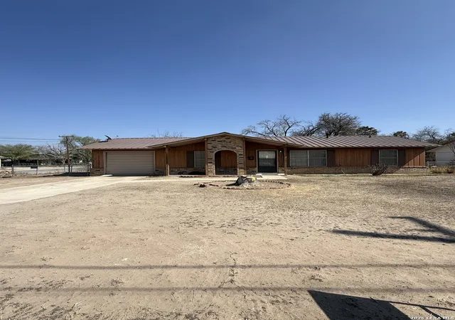 4th image of 707 N 13th, Carrizo Springs, TX 78834 | MLS# 1948110