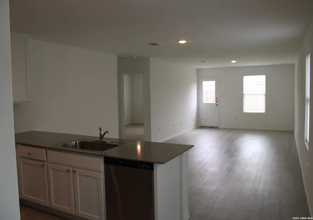 Photo 2 of Sale Pending at 124 Horseshoe Trl, Pleasanton, TX 78064 | MLS# 1948112 | Listing updated on 2026-05-17