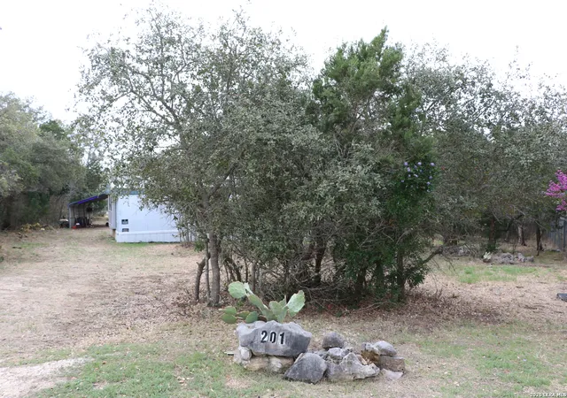 3rd image of 201 County Road 2470, Hondo, TX 78861 | MLS# 1948124