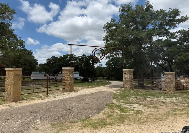 2nd image of 108 Deep Woods, Seguin, TX 78155 | MLS# 1948197