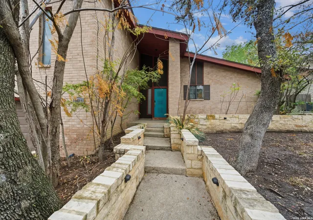 Photo 2 of Single family home for sale at 3511 Hunters Circle St, San Antonio, TX 78230 | MLS# 1948212 | Listing updated on 2026-04-28