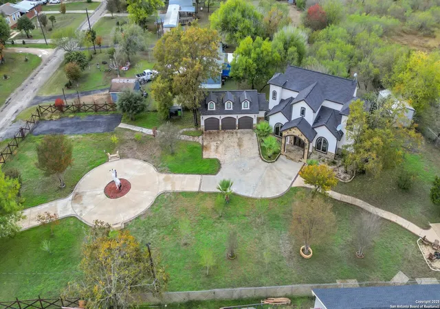 Photo 4 of Single family home for sale at 16351 County Road 281, San Antonio, TX 78253 | MLS# 1948223 | Listing updated on 2026-04-14