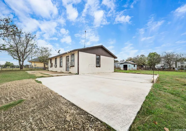 5th image of 844 County Road 6846, Lytle, TX 78052 | MLS# 1948239