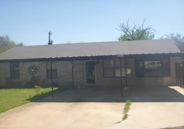 Photo 2 of Single family home for sale at 2820 County Road 1129, Pearsall, TX 78061 | MLS# 1948261 | Listing updated on 2026-09-10