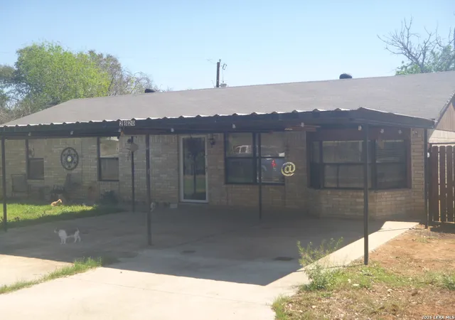 Photo 3 of Single family home for sale at 2820 County Road 1129, Pearsall, TX 78061 | MLS# 1948261 | Listing updated on 2026-09-10