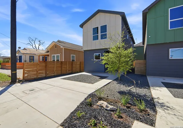 Photo 2 of Single family home for sale at 205 Toledo, San Antonio, TX 78203 | MLS# 1948271 | Listing updated on 2026-05-28
