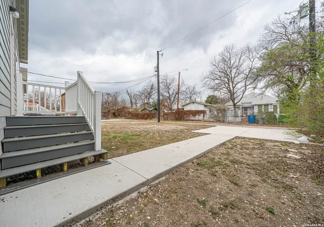 Photo 3 of Sale Pending at 2111 W Houston, San Antonio, TX 78207 | MLS# 1948273 | Listing updated on 2026-04-17