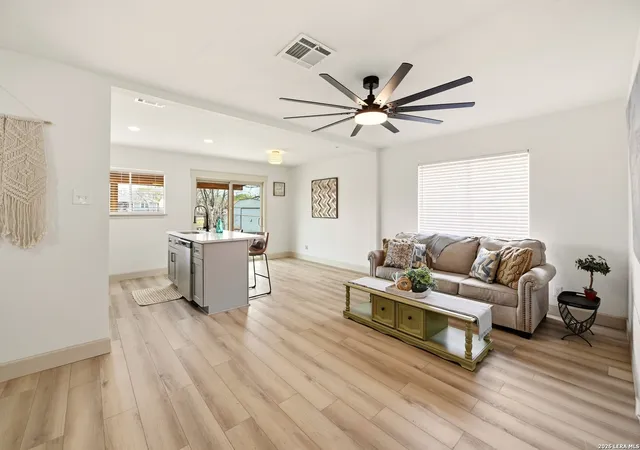 Photo 4 of Sale Pending at 9439 Hindi, San Antonio, TX 78224 | MLS# 1948275 | Listing updated on 2026-03-13