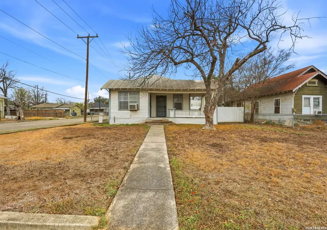 Photo 2 of Sale Pending at 751 Rivas, San Antonio, TX 78207 | MLS# 1948289 | Listing updated on 2026-05-02