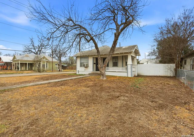 Photo 3 of Sale Pending at 751 Rivas, San Antonio, TX 78207 | MLS# 1948289 | Listing updated on 2026-05-02