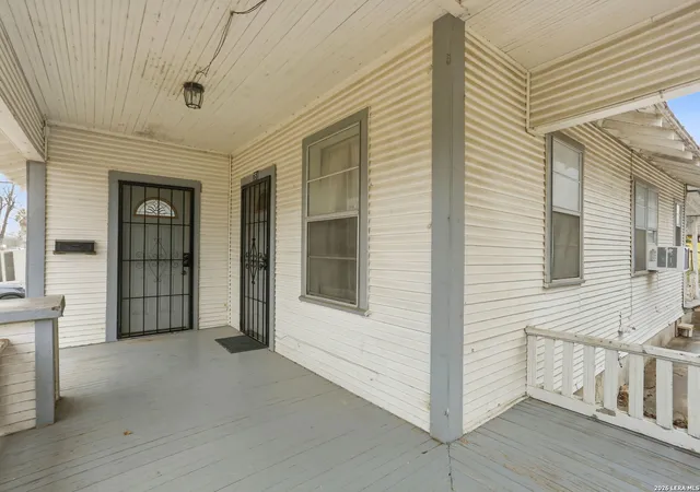 Photo 4 of Sale Pending at 751 Rivas, San Antonio, TX 78207 | MLS# 1948289 | Listing updated on 2026-05-02