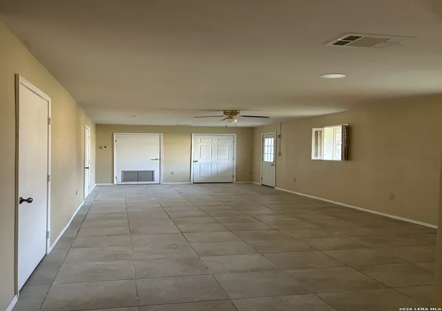 4th image of 501 E Bowie, Beeville, TX 78102 | MLS# 1948292