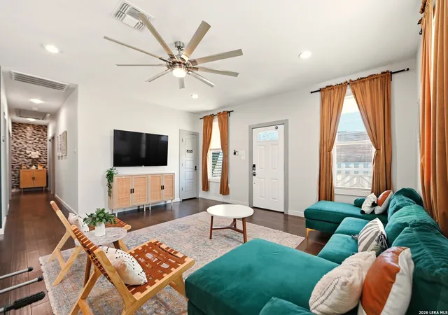 Photo 4 of Single family home for sale at 419 Hackberry, San Antonio, TX 78202 | MLS# 1948316 | Listing updated on 2026-06-30