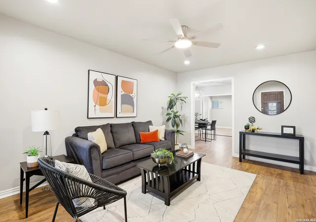 1st image of 425 E Wright, Universal City, TX 78148 | MLS# 1948334